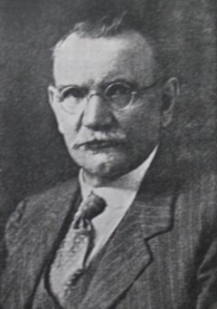 Dr Arthur Lewis Hall